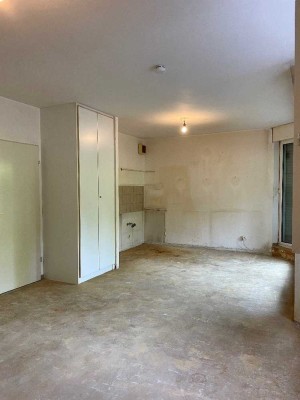 Apartment sucht Handwerker: Viel Potenzial im Erdgeschoss inkl. Außenstellplatz in Ratingen M