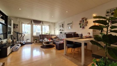 ** 3 Zimmer Wohnung mit Balkon und Garage **