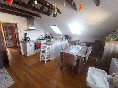 Stilvolle 1,5-Raum-Dachgeschosswohnung mit EBK in Meckenbeuren