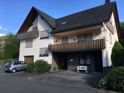 Ruhige 3 Zi. Wohnung großer West-Balkon, mitben. Garten, Stellplatz, Einbauküche