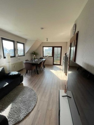 2-Zimmer-Dachgeschosswohnung mit Balkon und EBK in Erftstadt-Bliesheim