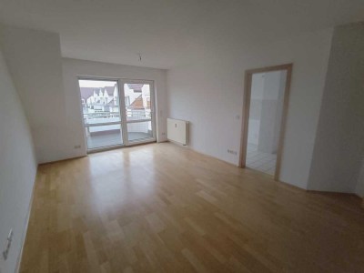 Kesselsdorf: 3,5-Raum Maisonette Wohnung in ruhiger Lage m. Balkon, Tiefgaragen- und Außenstellplatz