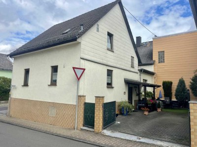 "Das 6-Zimmer Haus als Alternative zur Wohnung"  in gepflegter Wohngegend von Taunusstein-Wehen