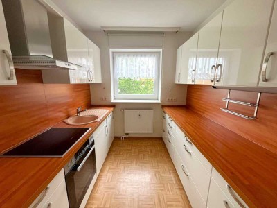 Gepflegte 3-Zimmer-Wohnung im 3. Stockwerk mit Garage im Herzen von Isernhagen-Altwarmbüchen