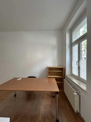 3-Zi-Wohnung mit großem Balkon und eigener Gartenterrasse. Provisionsfrei- Gohlis-Süd