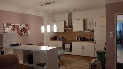 Geschmackvolle, vollständig renovierte 1,5-Zimmer-Wohnung mit Balkon und Einbauküche in Jena