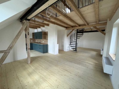 Erstbezug nach Kernsanierung! 110 m² Maisonette/Balkon/EBK/Garten