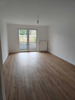 Zentrale, sonnige 4 Zimmer Wohnung mit Balkon und Stellplatz