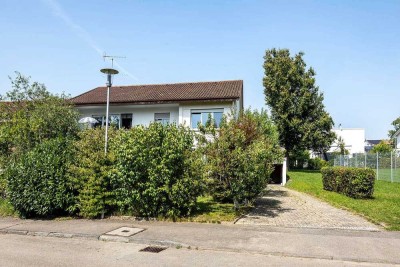 4-Zimmer-Wohnung mit Balkon, Garage, Stellplatz & Garten in Gottmadingen