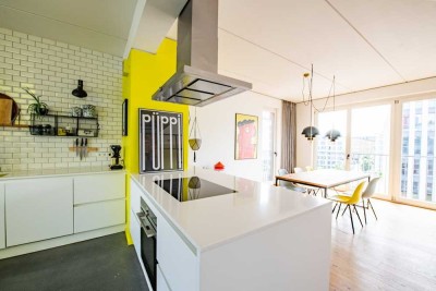 Stil trifft Lage: Designer-Penthouse mit 2 Bädern, privatem Stellplatz & Blick auf die Spree