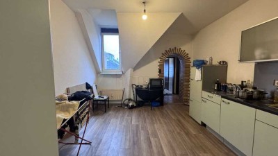 Charmante 1,5-Zimmer-Wohnung mit Ausbaupotenzial