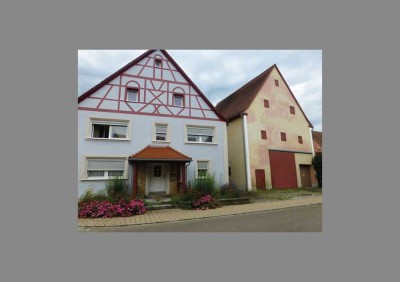 Zweifamilienhaus mit Scheunen- und Lagergebäuden in Kleinhaslach (OT Dietenhofen)