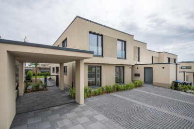 Neubau im KfW 55 Standard: helle 4-Zimmer-Wohnung mit Loggia