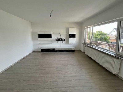 Neuwertige 4-Zimmer-Wohnung mit Balkon und Einbauküche in Pohlheim