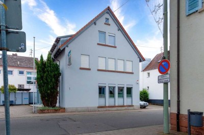 Wohnen in Schaidt auf zwei Ebenen: 3 Zimmer Maisonette mit großer Dachterrasse