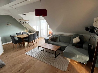 Lichtdurchflutete Galerie-Wohnung, sehr zentral in Plattling, Balkon & TG