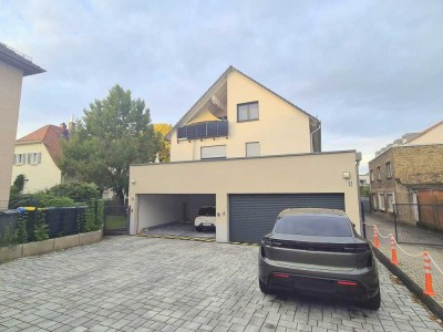 MAISONETTE APARTMENT BUILT IN 2021! With Kitchen & Parking - only 9 Minutes to Clay Kaserne