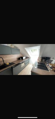 Modernisierte Wohnung mit zwei Zimmern und Einbauküche in Kaiserslautern
