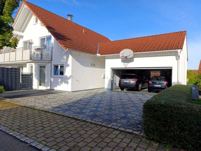 Ein-/Zweifamilienhaus in ruhige Sehr Gute Lage