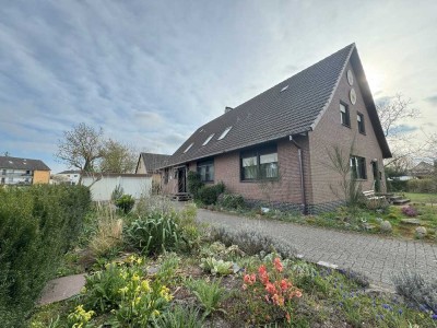 Einfamilienhaus mit Einliegerwohnung  Großburgwedel  Feldrandlage