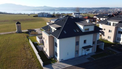 Penthouse mit Aussicht zum Attersee - nur ca. 800 m vom kühlenden Nass entfernt!