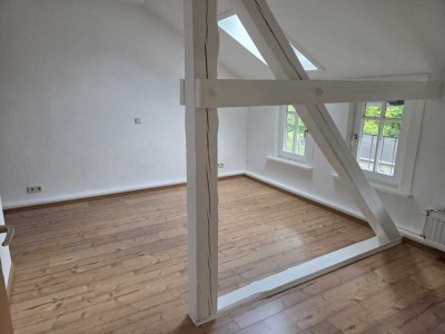 Erstbezug nach Sanierung - urige Mansardwohnung im Zentrum von Mühlhausen