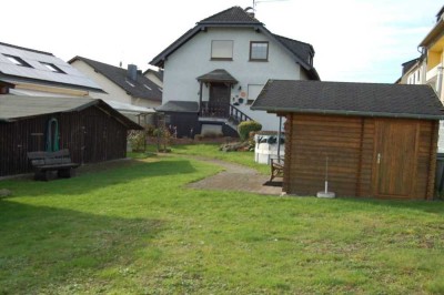 "HIER FÜHLEN SIE SICH SOFORT ZU HAUSE - FREISTEHENDES EINFAMILIENHAUS MIT WEITEREM BAUGRUNDSTÜCK"