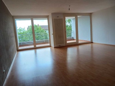 Sehr helle und gepflegte 3-Zimmer-Maisonette-Wohnung mit großem Balkon in Rodgau