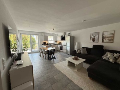 Moderne, neuwertige 3,5-Zimmer-Wohnung mit Terrasse, EBK, TG-Stellplatz und Wallbox in Besigheim