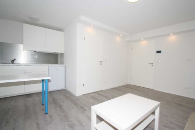 myHome-Immobilien / Gepflegte, helle 1 Zi-Wohnung mit EBK + S-Bahn Nähe