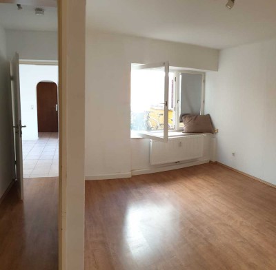Zentral und doch ruhig gelegene renovierte 2-Zimmer-EG-Wohnung in Ehrenfeld, Köln