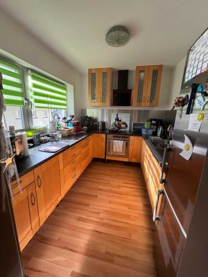 Helle 4-Zimmer-Etagenwohnung mit Balkon und Außenstellplatz in Niedernberg