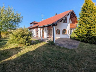 Exklusives Wohnen im Allgäu – Architektenhaus mit Einliegerwohnung und Doppelgarage