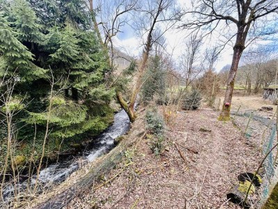 Idyllisches Anwesen direkt an einem Bach (mit Wasserrecht)  mit Teich