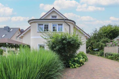 Wunderschöne helle 2-Zi.-Plus-Maisonettewohnung mit eigenem Garten und Carport in Oranienburg