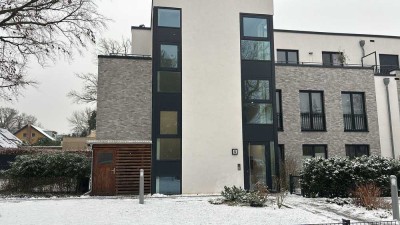 Schöne, helle Erdgeschosswohnung mit eigenem Garten in Berlin Lankwitz (Komponistenvierte)