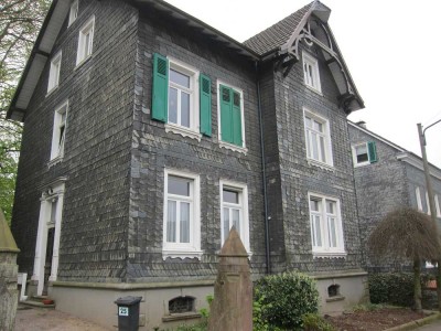 Schöne helle 2-3 Raum Wohnung mit großem Gartenanteil