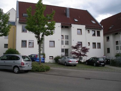Helle 3-Zimmer-Wohnung mit Balkon in Kirchheim-Schafhof