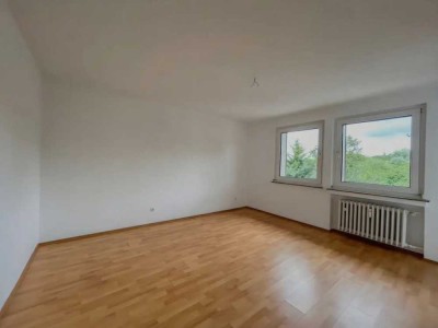 Helle 2-Zimmer-Wohnung mit Balkon, Loggia und Blick ins Grüne in Hetterscheidt
