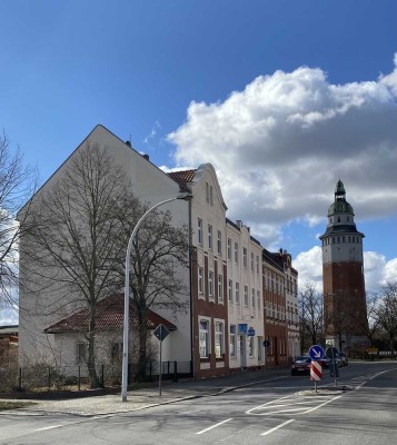 Neu sanierte 2 ½ -Zimmer-Dachgeschoss-Wohnung in charmanten Altbau