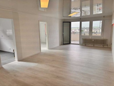 Frisch renovierte, lichtdurchflutete und großzügige  5-Zimmer Wohnung im Herzen von Leonberg