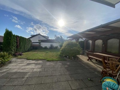 Tolle DHH mit Garten, Garage und Freisitz in begehrter Lage von Betzingen