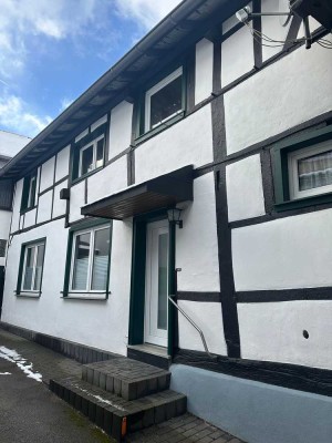 Günstiges 4-Zimmer-Reihenendhaus mit EBK in Bad Münstereifel "ohne Garten"