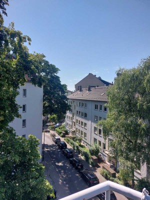 AMBIENT LIVING: Sanierte 2 Zimmerwohnung nahe der Berger Straße!