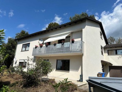 Deggendorf/Höhenlage: Gr. 2-Fam.-Haus mit 940 m2 Grund in naturnaher Wohnlage mit Ausblick!