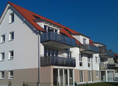 ELEGANTE GARTENWOHNUNG MIT 4 ZIMMERN UND 200 M² PRIVATGARTEN