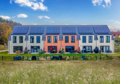 Moderne Reihenhäuser nach dem energieeffizienten KfW-40-Standard - Stellplatz – jetzt besichtigen!