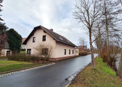 Idyllisches Einfamilienhaus mit großzügigem Grundstück in Lausnitz