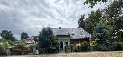 EG, barrierefrei,  ruhige Lage, Parkplätze , circa 450 qm Grundstück