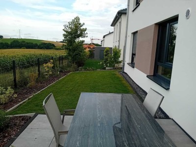 Sonniges Schmuckstück mit traumhafter Aussicht in Gochsen!